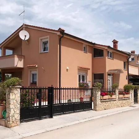 With Parking Space Vinkuran, Pula - 21016 *