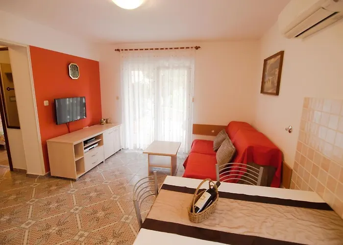 Lejlighed With Parking Space Vinkuran, Pula - 21016 *