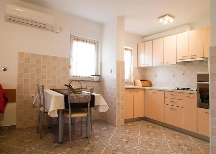 With Parking Space Vinkuran, Pula - 21016