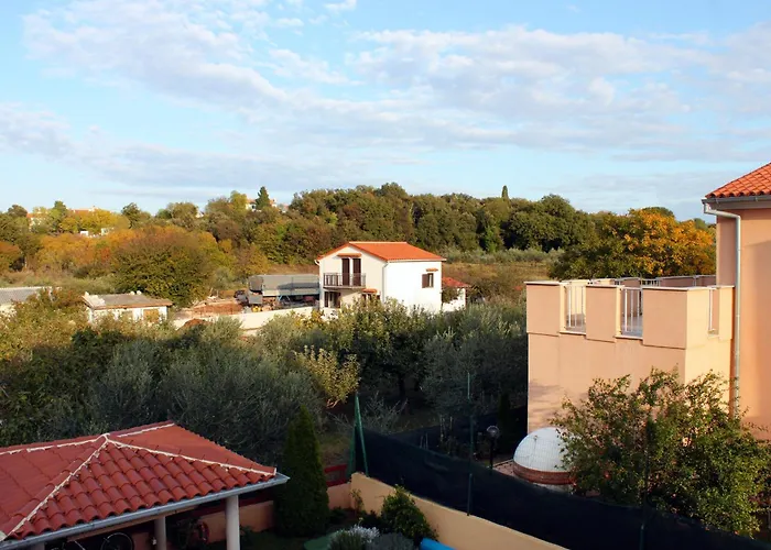 Lejlighed With Parking Space Vinkuran, Pula - 21016 *